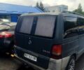 Серый Мерседес Вито, объемом двигателя 2.2 л и пробегом 625 тыс. км за 6000 $, фото 2 на Automoto.ua