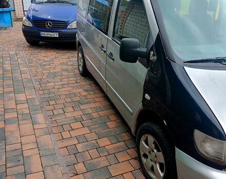 Серый Мерседес Вито, объемом двигателя 2.2 л и пробегом 275 тыс. км за 3000 $, фото 2 на Automoto.ua