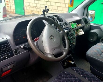 Серый Мерседес Вито, объемом двигателя 2.2 л и пробегом 275 тыс. км за 3000 $, фото 4 на Automoto.ua