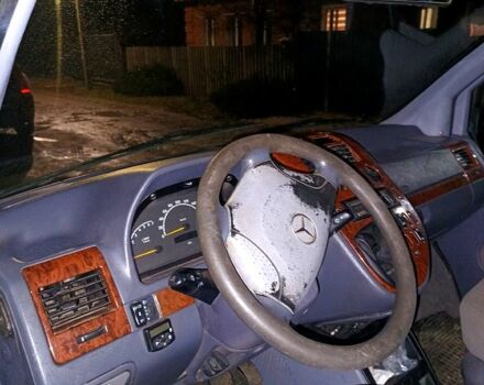 Серый Мерседес Вито, объемом двигателя 2.1 л и пробегом 374 тыс. км за 6000 $, фото 5 на Automoto.ua