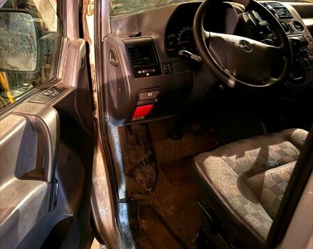 Серый Мерседес Вито, объемом двигателя 2.2 л и пробегом 299 тыс. км за 5700 $, фото 1 на Automoto.ua