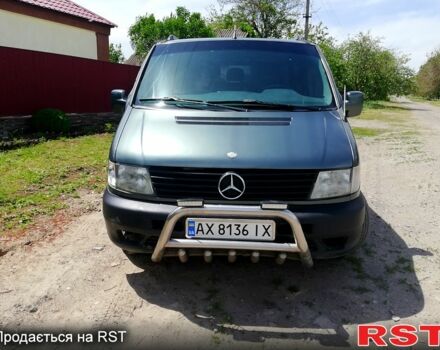 Серый Мерседес Вито, объемом двигателя 2.2 л и пробегом 306 тыс. км за 5000 $, фото 1 на Automoto.ua