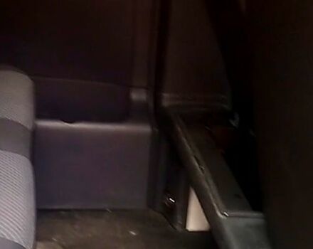 Серый Мерседес Вито, объемом двигателя 2.1 л и пробегом 310 тыс. км за 15500 $, фото 3 на Automoto.ua