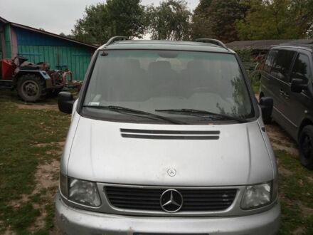 Серый Мерседес Вито, объемом двигателя 2.3 л и пробегом 400 тыс. км за 1650 $, фото 1 на Automoto.ua