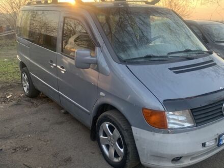 Серый Мерседес Вито, объемом двигателя 2.1 л и пробегом 500 тыс. км за 2100 $, фото 1 на Automoto.ua