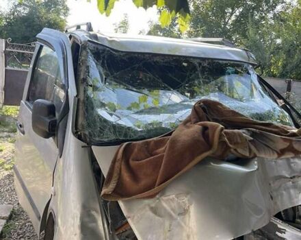 Сірий Мерседес Віто, об'ємом двигуна 2.15 л та пробігом 400 тис. км за 1200 $, фото 1 на Automoto.ua