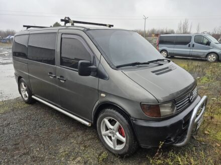 Серый Мерседес Вито, объемом двигателя 2.2 л и пробегом 360 тыс. км за 4500 $, фото 1 на Automoto.ua