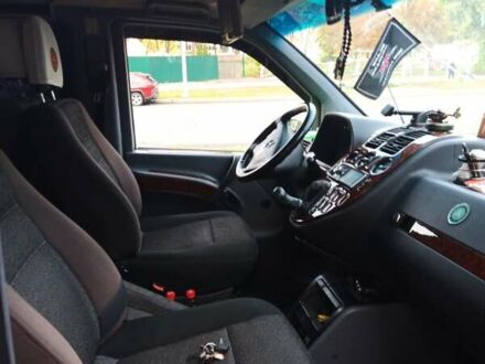 Серый Мерседес Вито, объемом двигателя 2.15 л и пробегом 400 тыс. км за 5541 $, фото 1 на Automoto.ua