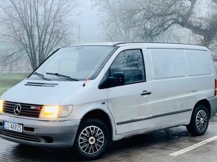 Серый Мерседес Вито, объемом двигателя 2.2 л и пробегом 318 тыс. км за 2850 $, фото 1 на Automoto.ua