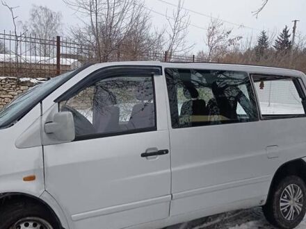 Серый Мерседес Вито, объемом двигателя 2.15 л и пробегом 450 тыс. км за 1500 $, фото 1 на Automoto.ua