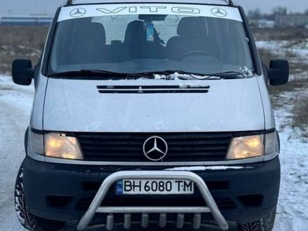 Серый Мерседес Вито, объемом двигателя 2.2 л и пробегом 400 тыс. км за 4300 $, фото 1 на Automoto.ua