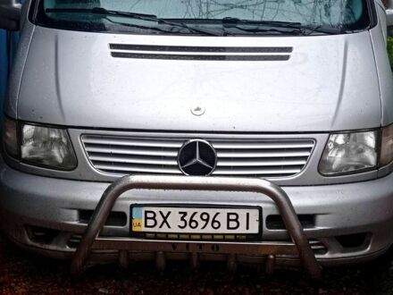 Серый Мерседес Вито, объемом двигателя 2.1 л и пробегом 415 тыс. км за 4500 $, фото 1 на Automoto.ua