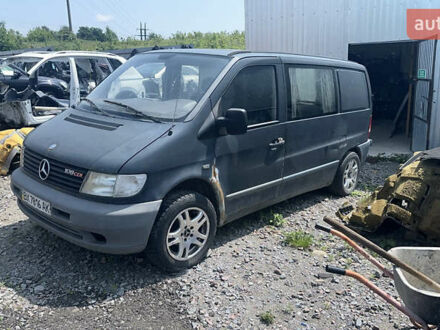Серый Мерседес Вито, объемом двигателя 2.2 л и пробегом 320 тыс. км за 2700 $, фото 1 на Automoto.ua