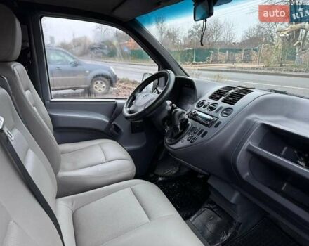 Серый Мерседес Вито, объемом двигателя 2.15 л и пробегом 530 тыс. км за 6000 $, фото 1 на Automoto.ua