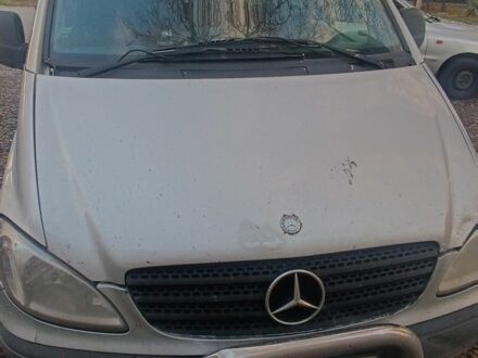 Сірий Мерседес Віто, об'ємом двигуна 2.1 л та пробігом 500 тис. км за 4000 $, фото 1 на Automoto.ua