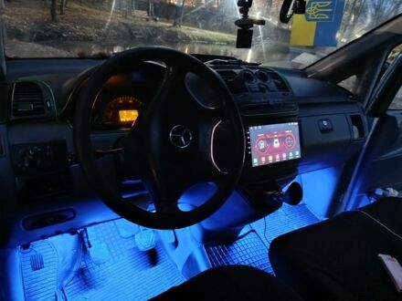 Мерседес Віто 2005 у Києві на Automoto.ua Сірий Мерседес Віто, об'ємом двигуна 2.1 л та пробігом 348 тис. км за 6000 $, фото 1 на Automoto.ua