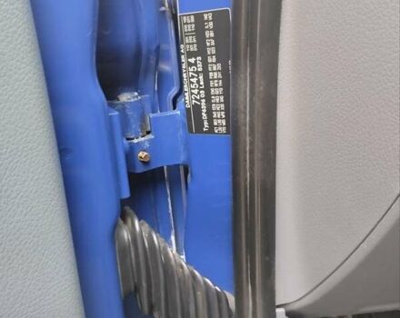 Синий Мерседес Вито, объемом двигателя 2.2 л и пробегом 435 тыс. км за 7200 $, фото 24 на Automoto.ua