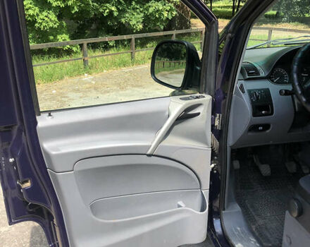 Синий Мерседес Вито, объемом двигателя 2.15 л и пробегом 336 тыс. км за 7999 $, фото 11 на Automoto.ua