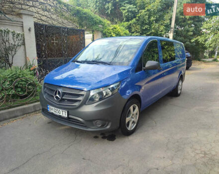 Синий Мерседес Вито, объемом двигателя 2.2 л и пробегом 295 тыс. км за 18000 $, фото 1 на Automoto.ua
