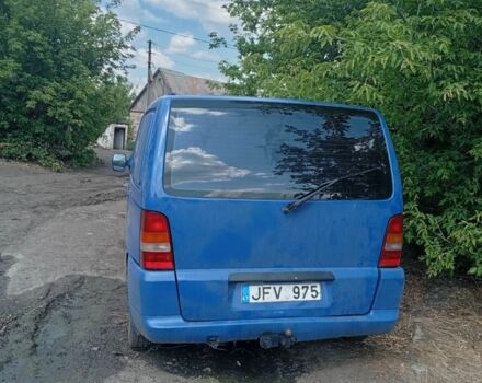 Синий Мерседес Вито, объемом двигателя 2.2 л и пробегом 350 тыс. км за 2403 $, фото 1 на Automoto.ua