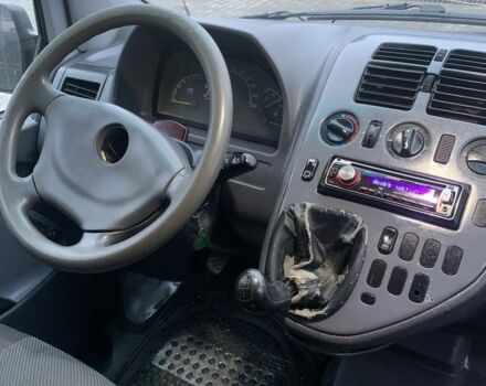 Синий Мерседес Вито, объемом двигателя 2.2 л и пробегом 350 тыс. км за 4500 $, фото 8 на Automoto.ua