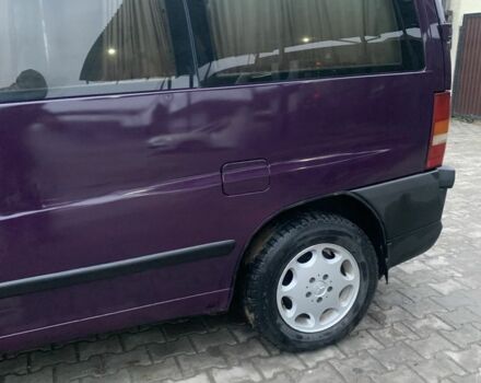 Синий Мерседес Вито, объемом двигателя 2.2 л и пробегом 350 тыс. км за 4500 $, фото 3 на Automoto.ua