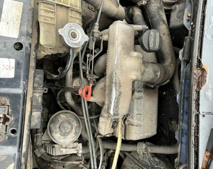 Синій Мерседес Віто, об'ємом двигуна 2.3 л та пробігом 357 тис. км за 2500 $, фото 6 на Automoto.ua