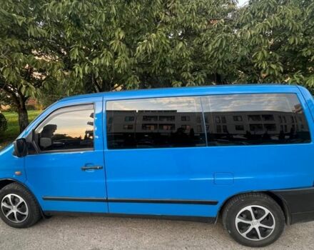 Синий Мерседес Вито, объемом двигателя 2.2 л и пробегом 270 тыс. км за 4000 $, фото 4 на Automoto.ua