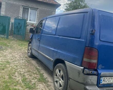 Синий Мерседес Вито, объемом двигателя 2.2 л и пробегом 300 тыс. км за 1500 $, фото 3 на Automoto.ua