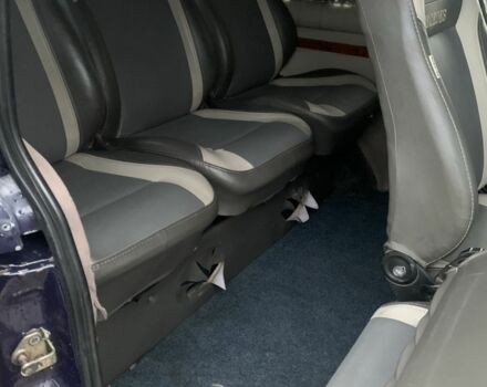 Синий Мерседес Вито, объемом двигателя 2.2 л и пробегом 350 тыс. км за 4500 $, фото 10 на Automoto.ua