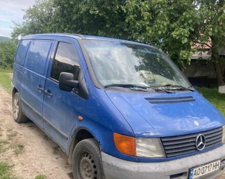 Синий Мерседес Вито, объемом двигателя 2.2 л и пробегом 300 тыс. км за 1500 $, фото 2 на Automoto.ua