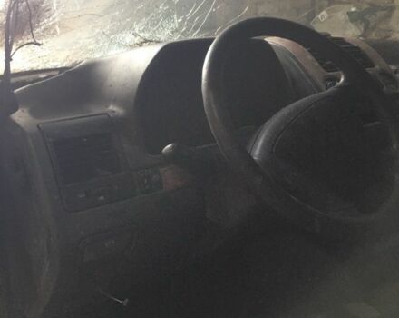 Синий Мерседес Вито, объемом двигателя 2.2 л и пробегом 3 тыс. км за 2200 $, фото 4 на Automoto.ua