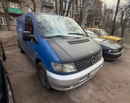 Синий Мерседес Вито, объемом двигателя 2.2 л и пробегом 400 тыс. км за 2800 $, фото 2 на Automoto.ua