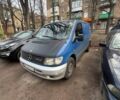 Синий Мерседес Вито, объемом двигателя 2.2 л и пробегом 400 тыс. км за 2800 $, фото 1 на Automoto.ua