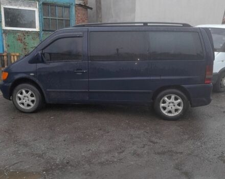 Синий Мерседес Вито, объемом двигателя 2.2 л и пробегом 417 тыс. км за 5200 $, фото 1 на Automoto.ua