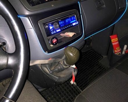 Синий Мерседес Вито, объемом двигателя 2.2 л и пробегом 0 тыс. км за 5000 $, фото 4 на Automoto.ua