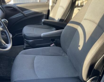 Синий Мерседес Вито, объемом двигателя 2.1 л и пробегом 350 тыс. км за 9500 $, фото 7 на Automoto.ua