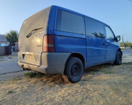 Синий Мерседес Вито, объемом двигателя 2.3 л и пробегом 537 тыс. км за 2500 $, фото 2 на Automoto.ua