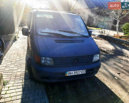 Синий Мерседес Вито, объемом двигателя 2.3 л и пробегом 429 тыс. км за 3850 $, фото 1 на Automoto.ua