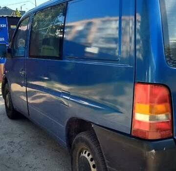 Синий Мерседес Вито, объемом двигателя 2.15 л и пробегом 581 тыс. км за 5500 $, фото 2 на Automoto.ua