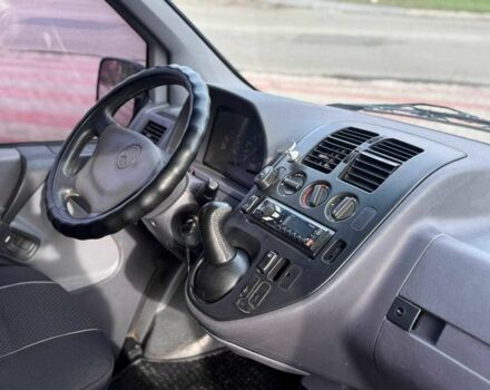 Синий Мерседес Вито, объемом двигателя 2.3 л и пробегом 302 тыс. км за 3999 $, фото 11 на Automoto.ua