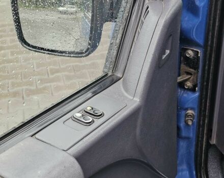 Синий Мерседес Вито, объемом двигателя 2.3 л и пробегом 500 тыс. км за 4500 $, фото 16 на Automoto.ua