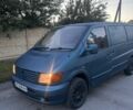 Синий Мерседес Вито, объемом двигателя 2.3 л и пробегом 300 тыс. км за 2300 $, фото 1 на Automoto.ua