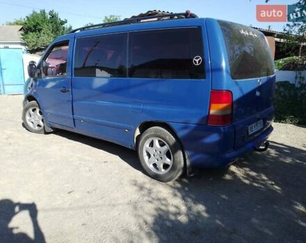 Синий Мерседес Вито, объемом двигателя 2.2 л и пробегом 330 тыс. км за 5300 $, фото 3 на Automoto.ua