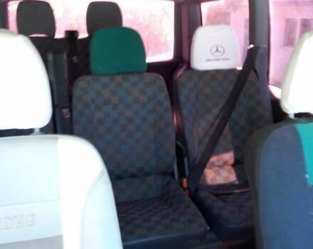 Синий Мерседес Вито, объемом двигателя 2.2 л и пробегом 330 тыс. км за 5300 $, фото 6 на Automoto.ua