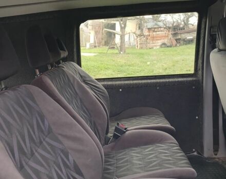 Синий Мерседес Вито, объемом двигателя 2.3 л и пробегом 300 тыс. км за 2200 $, фото 7 на Automoto.ua