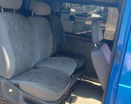 Синий Мерседес Вито, объемом двигателя 2.3 л и пробегом 390 тыс. км за 4200 $, фото 15 на Automoto.ua