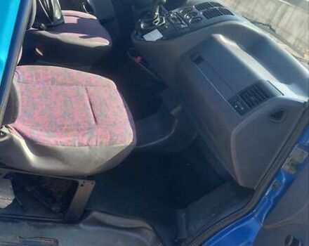 Синий Мерседес Вито, объемом двигателя 2.3 л и пробегом 390 тыс. км за 4200 $, фото 12 на Automoto.ua