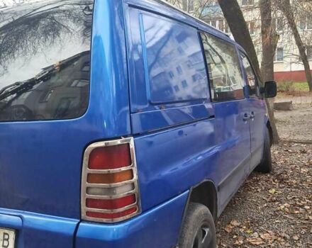 Синий Мерседес Вито, объемом двигателя 2.15 л и пробегом 400 тыс. км за 3200 $, фото 3 на Automoto.ua