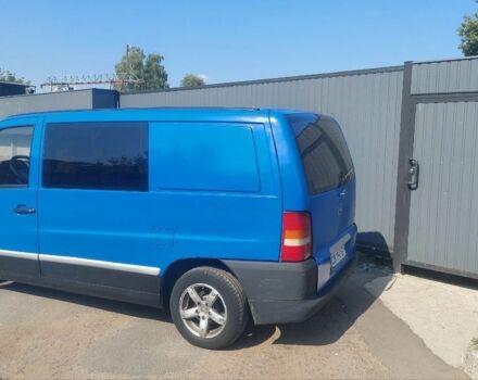 Синий Мерседес Вито, объемом двигателя 2.3 л и пробегом 390 тыс. км за 4200 $, фото 3 на Automoto.ua